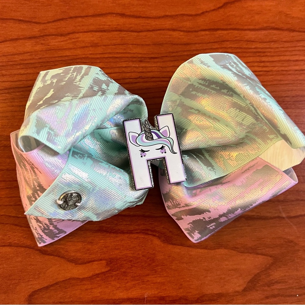 “H” Unicorn 🦄 Jo Jo Bow